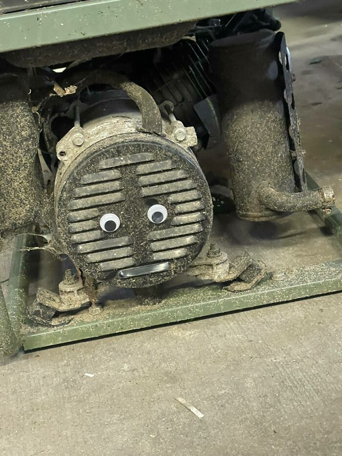 69 Times Car Mechanics Had To Take Pics Of What They Were Dealing With So Others Would Believe Them