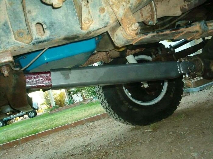 69 Times Car Mechanics Had To Take Pics Of What They Were Dealing With So Others Would Believe Them