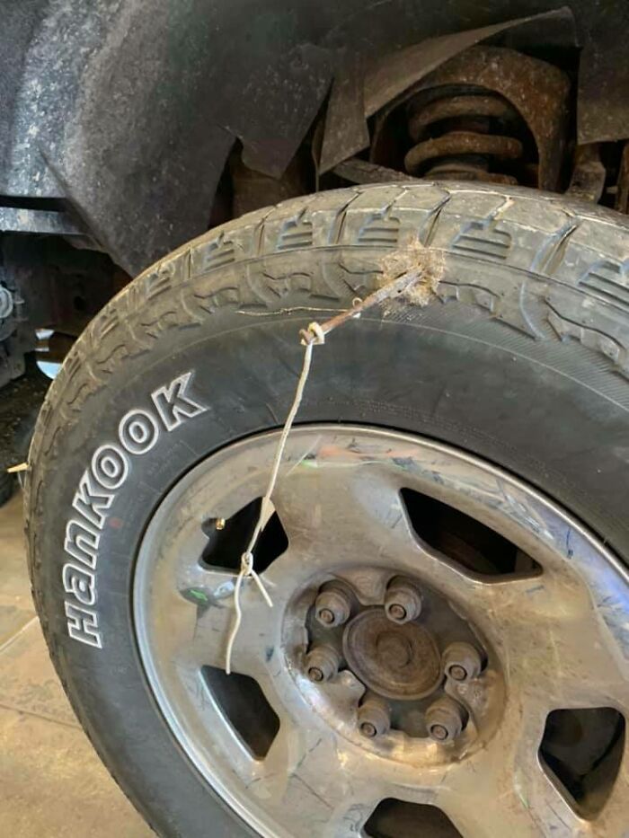 69 Times Car Mechanics Had To Take Pics Of What They Were Dealing With So Others Would Believe Them