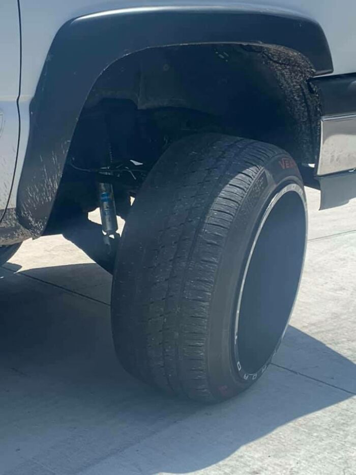69 Times Car Mechanics Had To Take Pics Of What They Were Dealing With So Others Would Believe Them