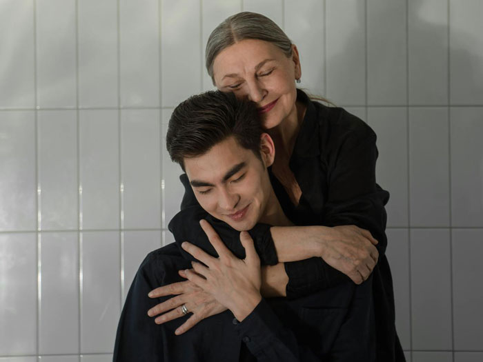Woman Breaks Engagement After Fiancé Says He Loves His Mom The Most, His Family Goes Ballistic