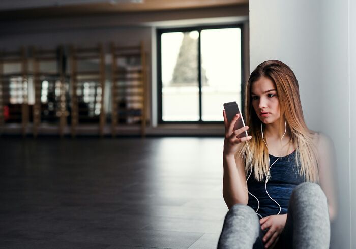 Texas Therapist Goes Viral With Chilling Observations About Gen Z’s Mental State