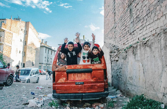 64 Honest Street Shots By This Turkish Photographer