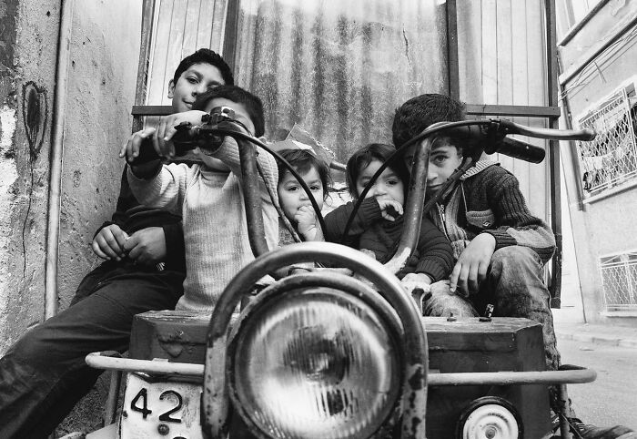 64 Honest Street Shots By This Turkish Photographer
