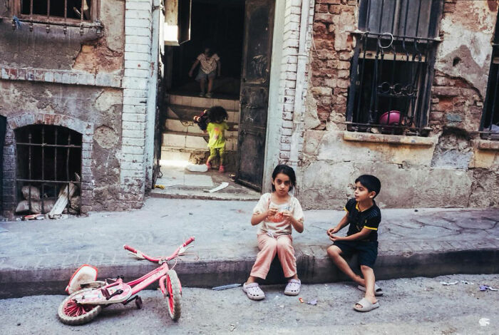 64 Honest Street Shots By This Turkish Photographer