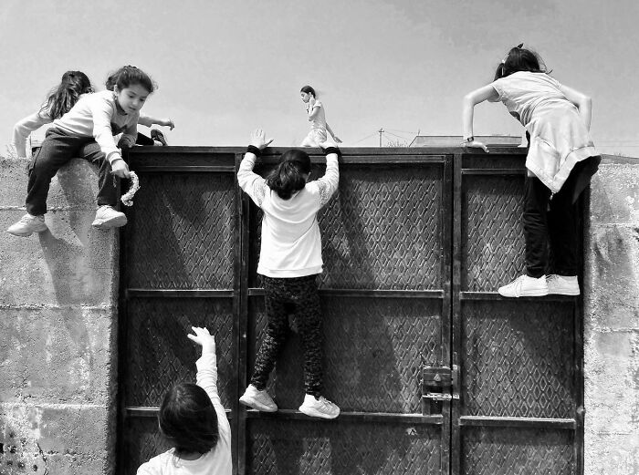 64 Honest Street Shots By This Turkish Photographer