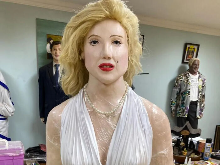 20 Wax Sculptures Of Famous Figures By This Artist That Are Surprisingly Creepy And Hilarious