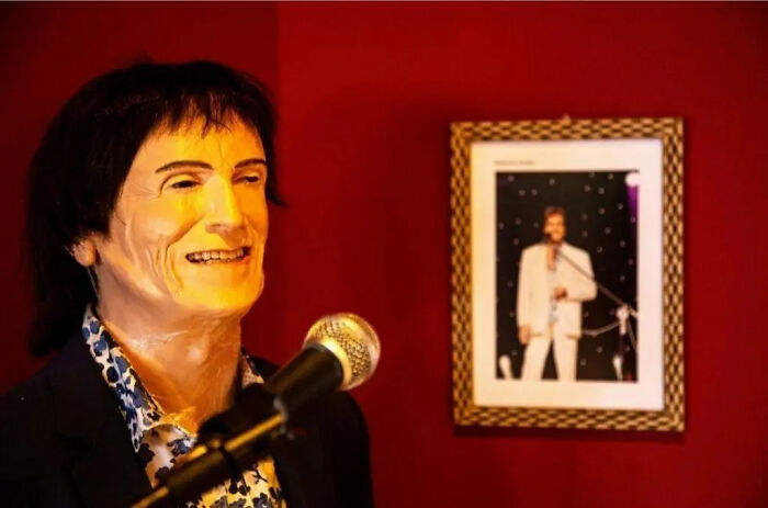 20 Wax Sculptures Of Famous Figures By This Artist That Are Surprisingly Creepy And Hilarious