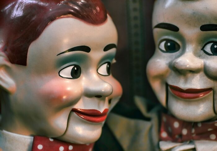 &#8220;Butcher And Gravedigger&#8221;: 32 Professions That Immediately Raise Suspicion When Done Together