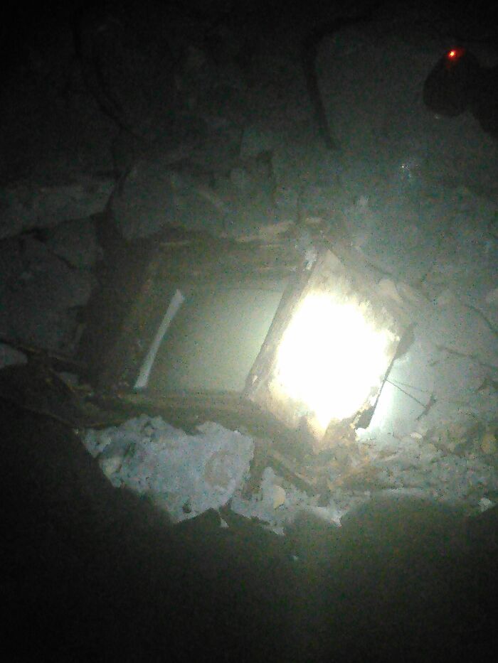 37 Terrifying True Stories From The People Who Work And Explore Beneath Our Feet