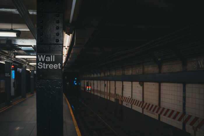 37 Terrifying True Stories From The People Who Work And Explore Beneath Our Feet