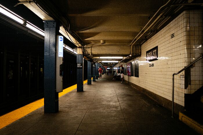 37 Terrifying True Stories From The People Who Work And Explore Beneath Our Feet