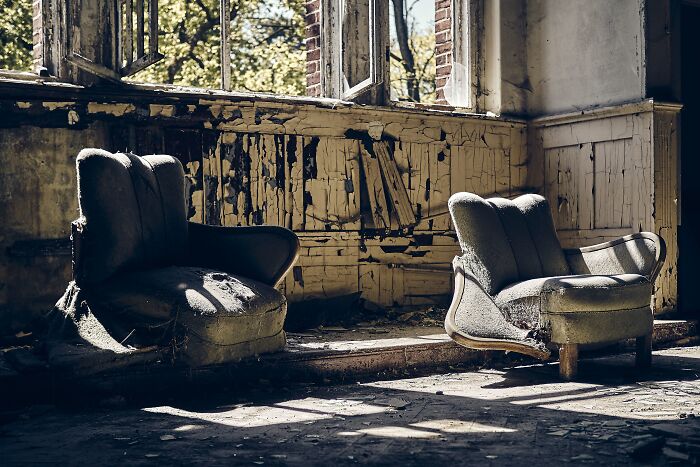 37 Terrifying True Stories From The People Who Work And Explore Beneath Our Feet