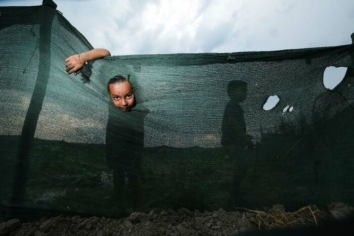 Photographer Melahat Ünel Captures 45 Candid Moments Where Timing Is Everything