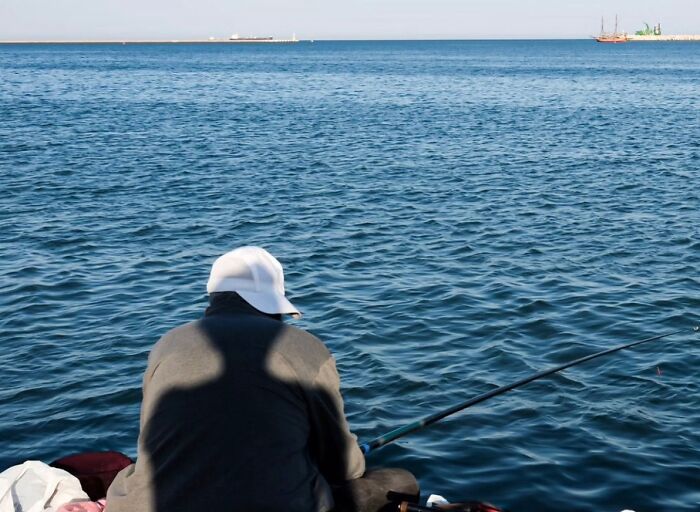Photographer Melahat Ünel Captures 45 Candid Moments Where Timing Is Everything