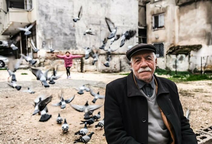 Photographer Melahat Ünel Captures 45 Candid Moments Where Timing Is Everything