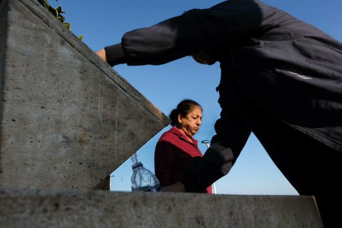Photographer Melahat Ünel Captures 45 Candid Moments Where Timing Is Everything