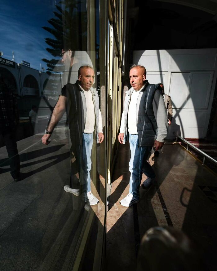 Photographer Melahat Ünel Captures 45 Candid Moments Where Timing Is Everything