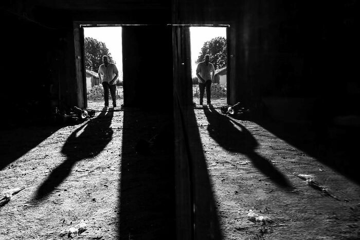 Photographer Melahat Ünel Captures 45 Candid Moments Where Timing Is Everything