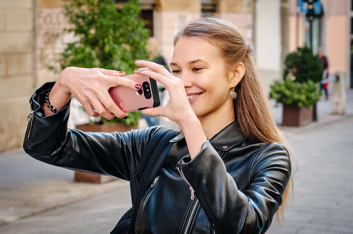48 Tests Women Use To See If Their Dates Are Red Flags