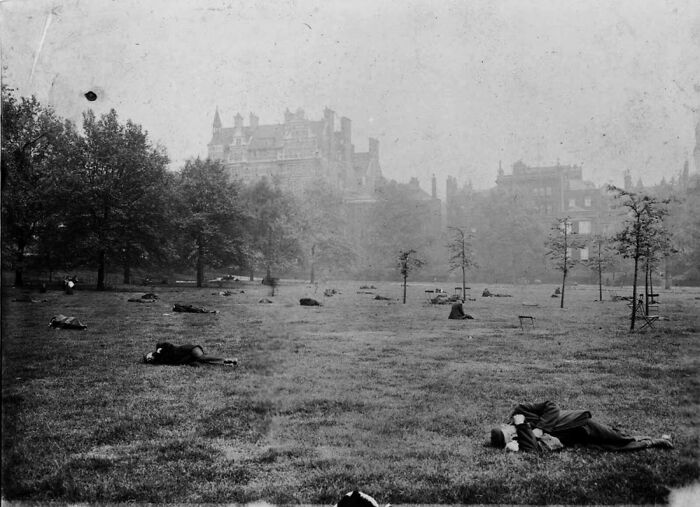 87 Old Photos That Show People’s Lives From A Different Time