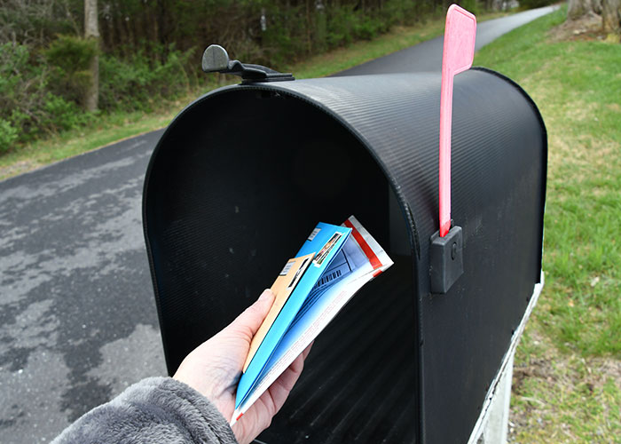 Mom Admits She Purposefully Hid College Acceptance Letters From Least Favorite Kid