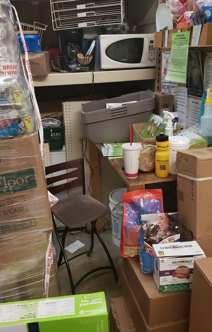 “It Looks Like A Prison And Feels Like One Too”: 60 Of The Worst Break Rooms Ever