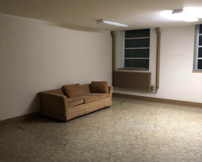 “It Looks Like A Prison And Feels Like One Too”: 60 Of The Worst Break Rooms Ever