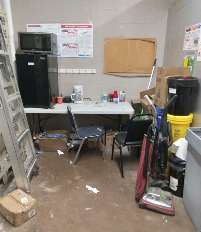 “It Looks Like A Prison And Feels Like One Too”: 60 Of The Worst Break Rooms Ever