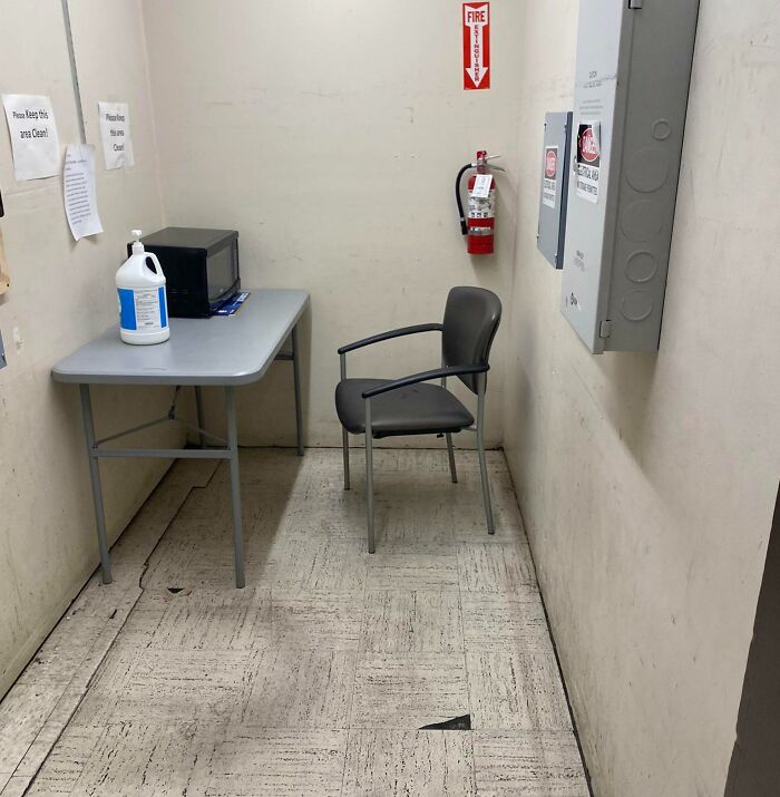 “It Looks Like A Prison And Feels Like One Too”: 60 Of The Worst Break Rooms Ever