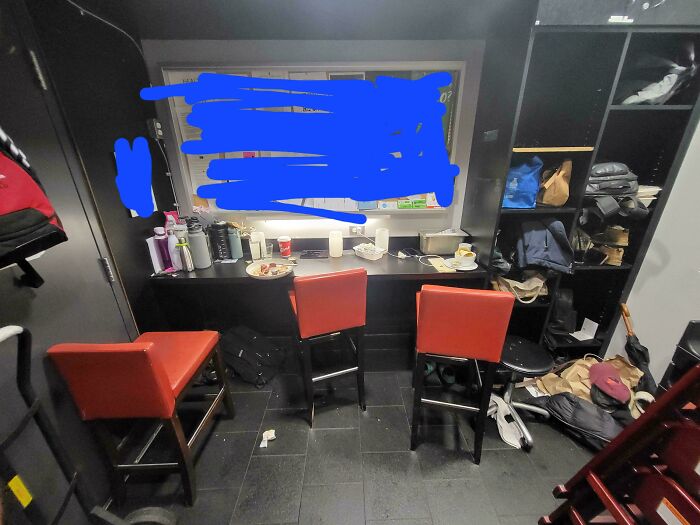 “It Looks Like A Prison And Feels Like One Too”: 60 Of The Worst Break Rooms Ever