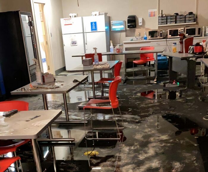 “It Looks Like A Prison And Feels Like One Too”: 60 Of The Worst Break Rooms Ever