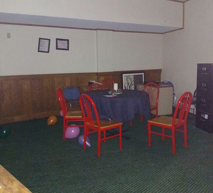 “It Looks Like A Prison And Feels Like One Too”: 60 Of The Worst Break Rooms Ever