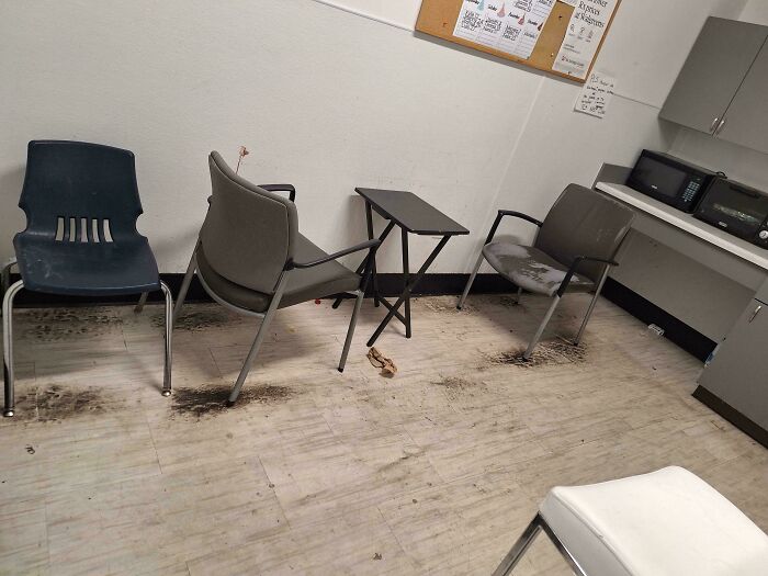 “It Looks Like A Prison And Feels Like One Too”: 60 Of The Worst Break Rooms Ever