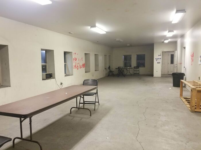 “It Looks Like A Prison And Feels Like One Too”: 60 Of The Worst Break Rooms Ever