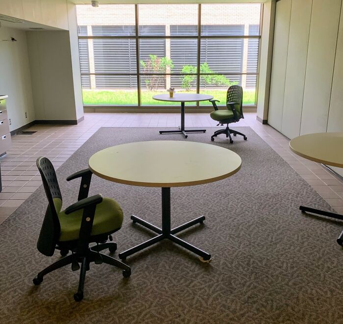“It Looks Like A Prison And Feels Like One Too”: 60 Of The Worst Break Rooms Ever