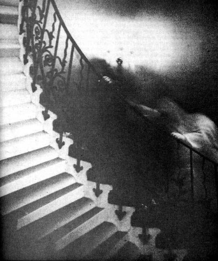 73 Photos With Strange And Unexplained Histories