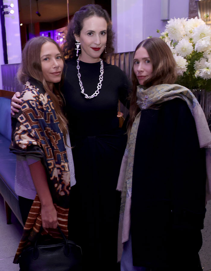 Olsens Twins Make Surprise Appearance At The New York Fashion, And They Look Nothing Like They Used To