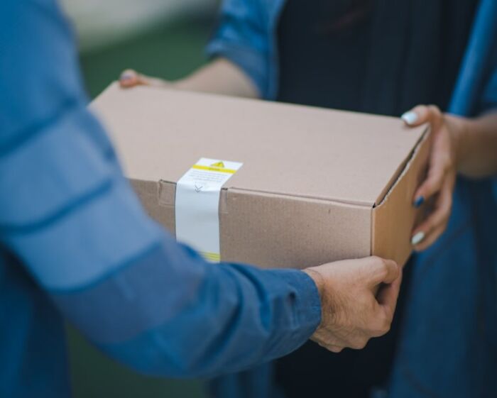 “I Still Think About That”: 32 Of The Most Chaotic Stories Shared By Food Delivery Drivers