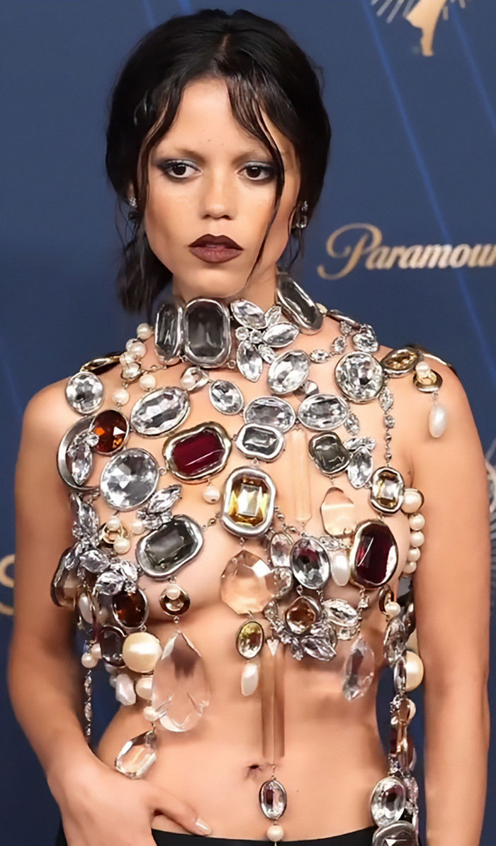 Jenna Ortega&#8217;s Risky Diamond-Encrusted Look At The 2025 Emmys Has People Mindblown
