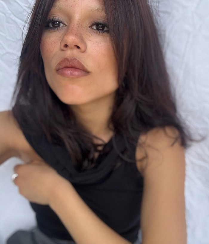 Jenna Ortega&#8217;s Risky Diamond-Encrusted Look At The 2025 Emmys Has People Mindblown