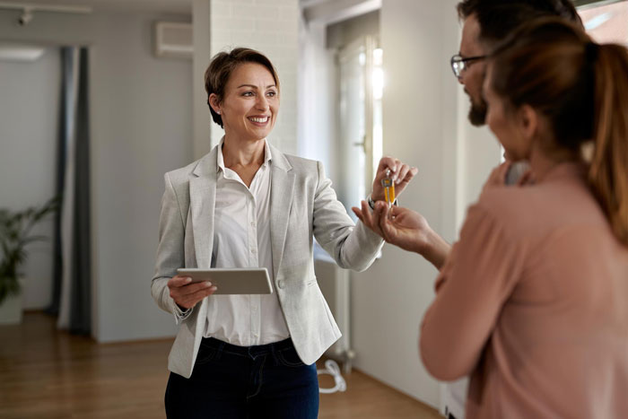 Landlords Call Fire Marshal To Prove Tenants Wrong About Broken Fire Alarm, Instantly Regret It