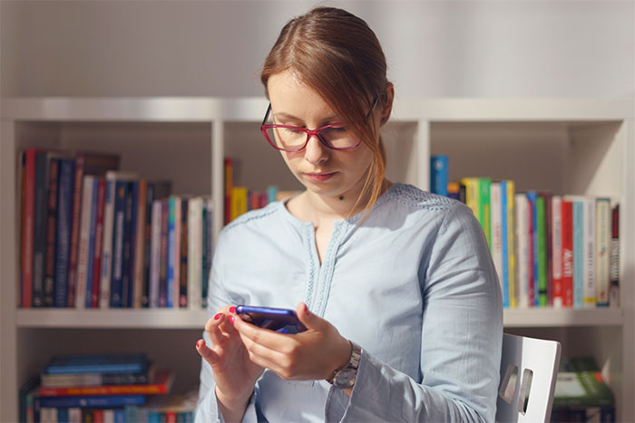 “Sixteen Missed Calls”: Mom Livid After School Refuses To Accept Dad As Primary Contact