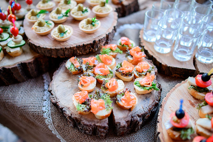 Woman Quietly Leaves A Wedding To Eat The ‘Safe’ Food She Brought, Gets Accused Of “Disrespecting The Caterer”