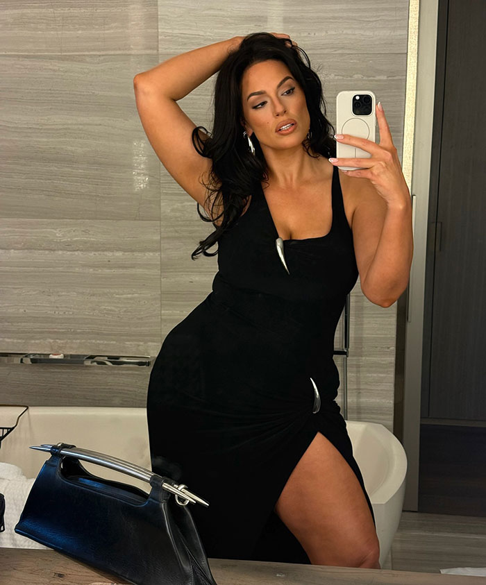Ashley Graham’s Controversial Dress Choice At Star-Studded Gala Faces Harsh Criticism