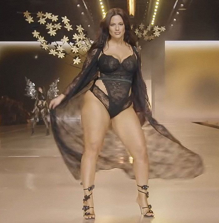 Ashley Graham’s Controversial Dress Choice At Star-Studded Gala Faces Harsh Criticism