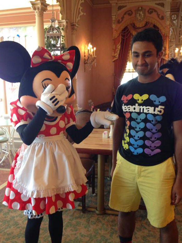 54 Of The Best Photos People Brought Home After A Trip To An Amusement Park