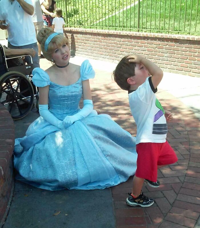 54 Of The Best Photos People Brought Home After A Trip To An Amusement Park