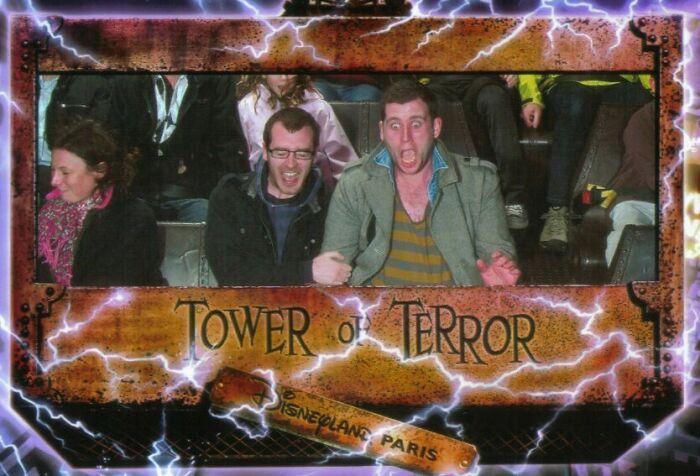 54 Of The Best Photos People Brought Home After A Trip To An Amusement Park