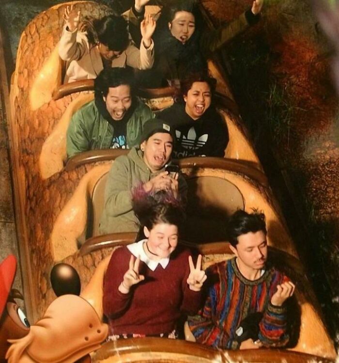 54 Of The Best Photos People Brought Home After A Trip To An Amusement Park